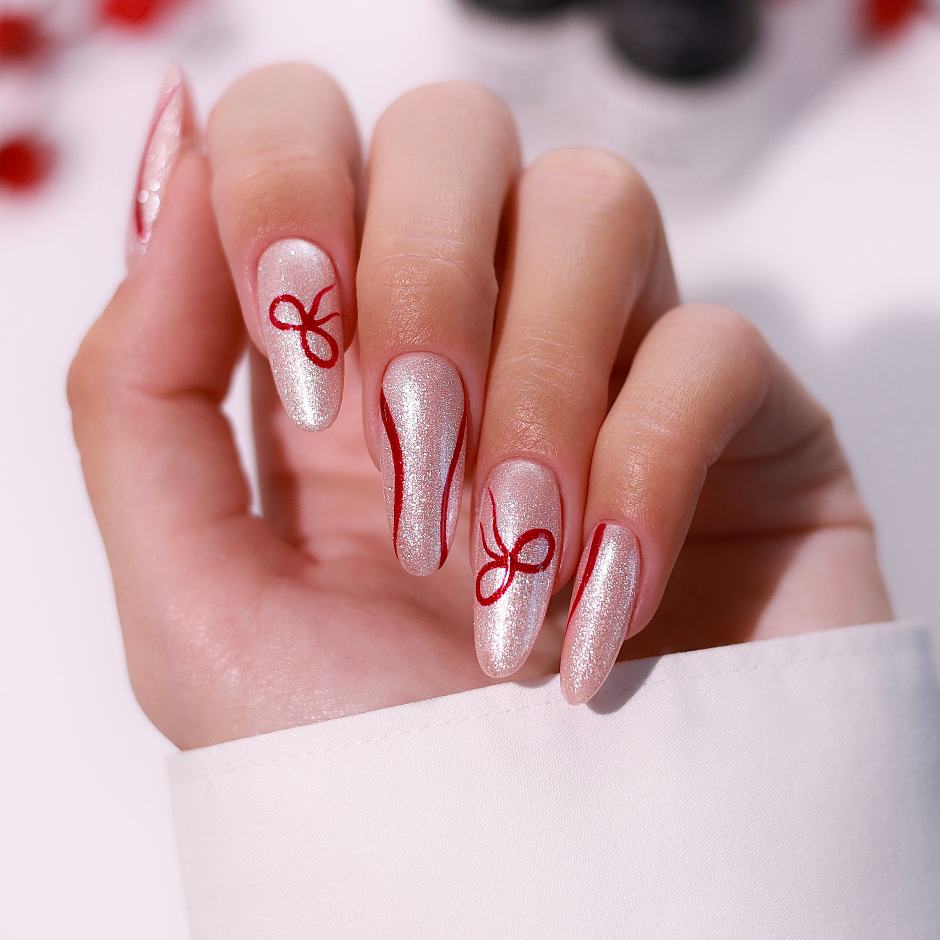 Christmas manicure with a bow