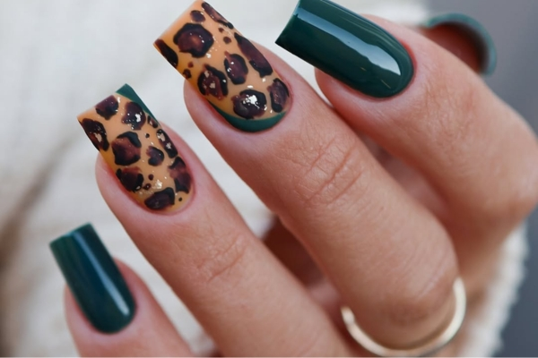 Nägel für die Andrzejki-Nacht