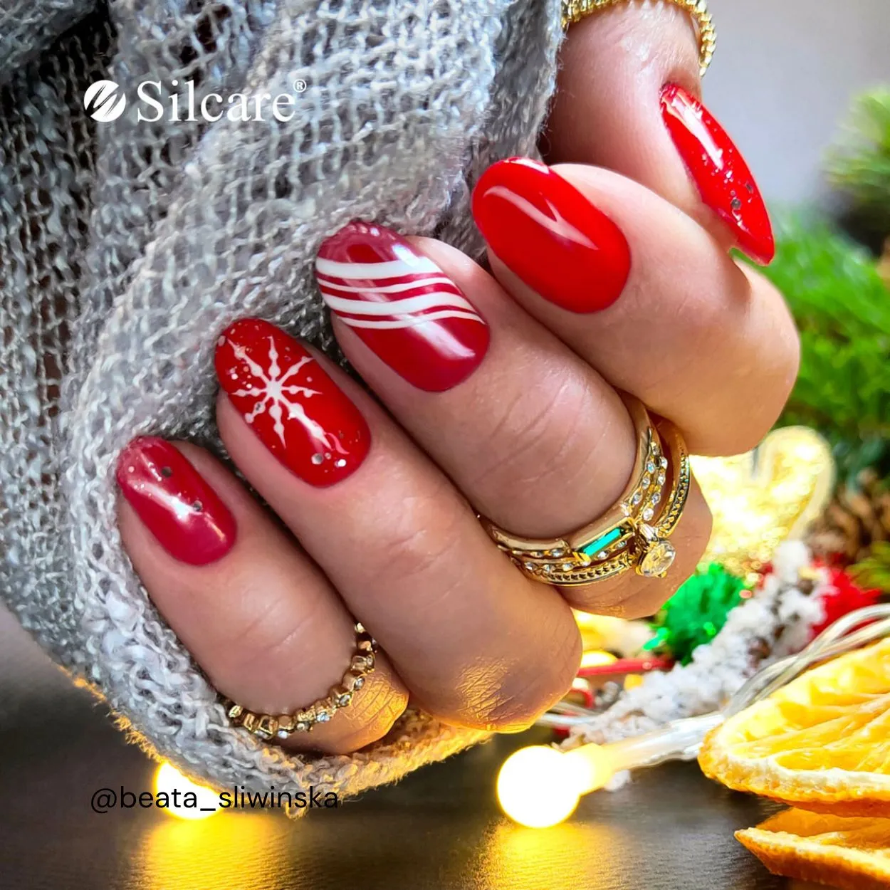Unghie rosse natalizie