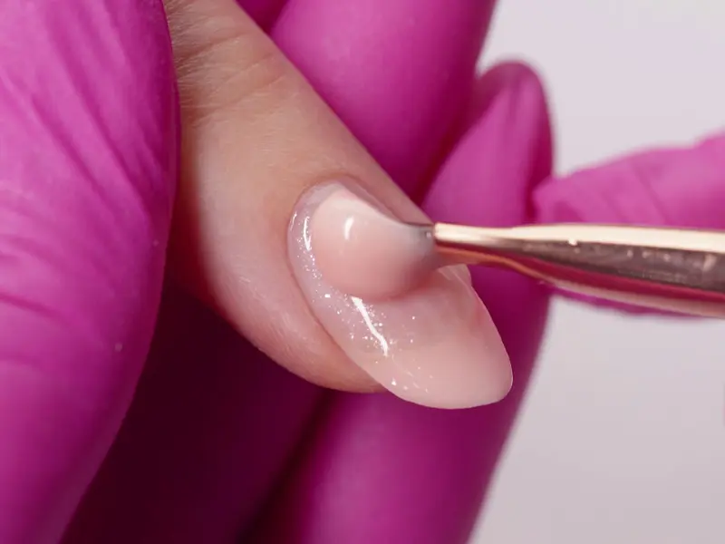 Welches Nagelgel sollten Sie wählen? Quiz: Entdecken Sie Ihr perfektes Aufbaugel