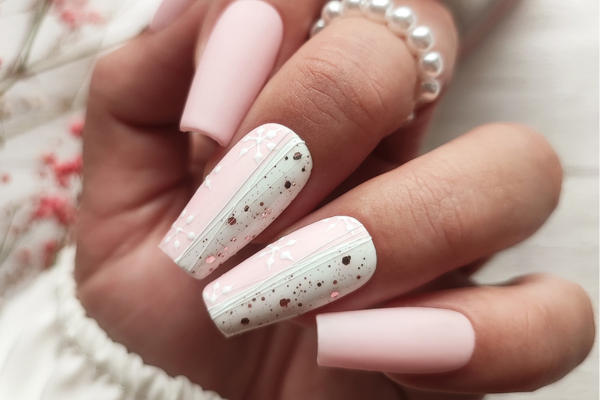 Winter Nails 2024/2025. Embrace the winter vibe with 4 ideas for trendy seasonal nails.
