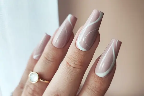 Mocha Mousse Nails - the latest trend in nail design
