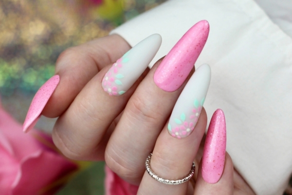 Sind lange Nägel noch in Mode? Nagelformen im Jahr 2025 in Mode