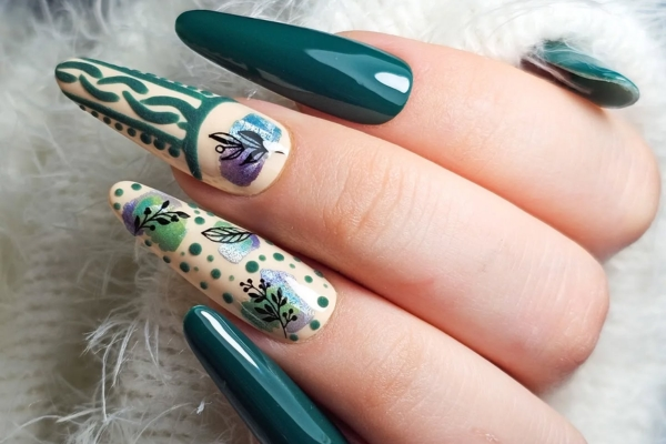 Grauish Blue & Deep Green – unghie alla moda per l'autunno e l'inverno 2025/2026