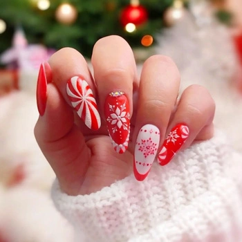 Peppermint-Nägel - ein süßes, festliches Nageldesign im rot-weißen Stil