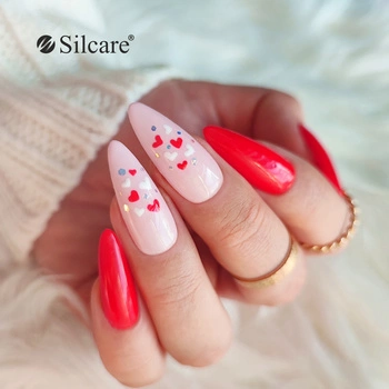 Valentinstags-Nagelstyling – Rosa und bunte Verzierungen