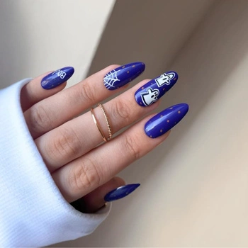 Ghost nails - perfect for Halloween