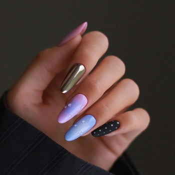 Chrome nails - mirror effect on nails