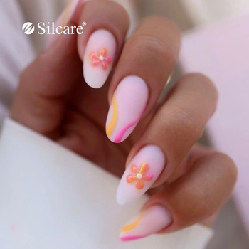 Summer floral nails - the perfect holiday look