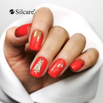 Minimalist Christmas nails