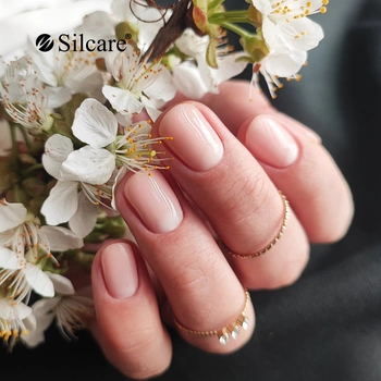 Natural manicure - classic elegance and everyday lightness