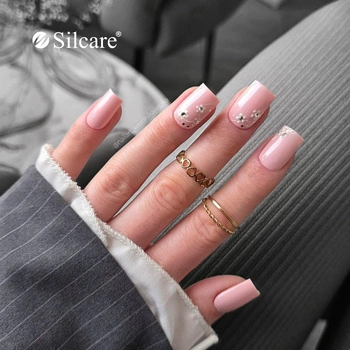 Pearl nails - subtle elegance in a modern version