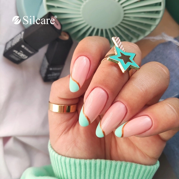 French manicure color menta - una rivisitazione moderna di un classico