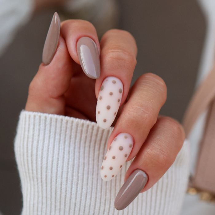 Polka Dots Nails - subtle elegance in dots