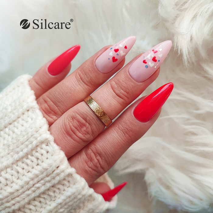 Valentinstags-Nagelstyling – Rosa und bunte Verzierungen