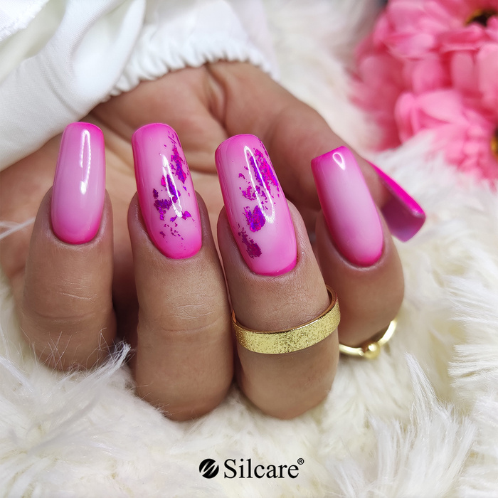 Pink ombre with a purple accent – romantic manicure