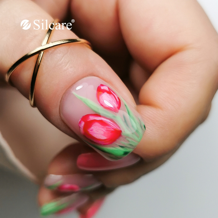 Tulipani sulle unghie - una manicure romantica con un tocco artistico
