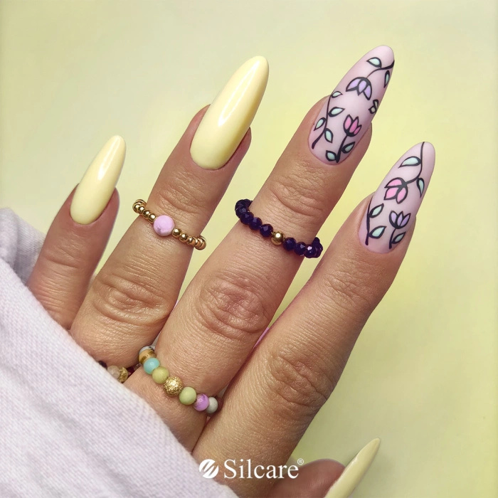 Butter yellow nails - pastelowy trend na lato 2025