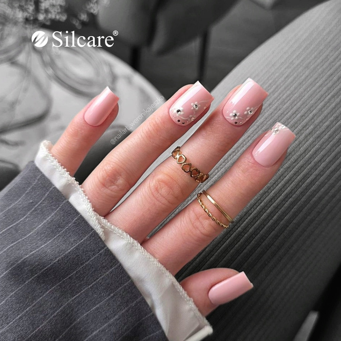 Unghie con perle - eleganza delicata in chiave moderna