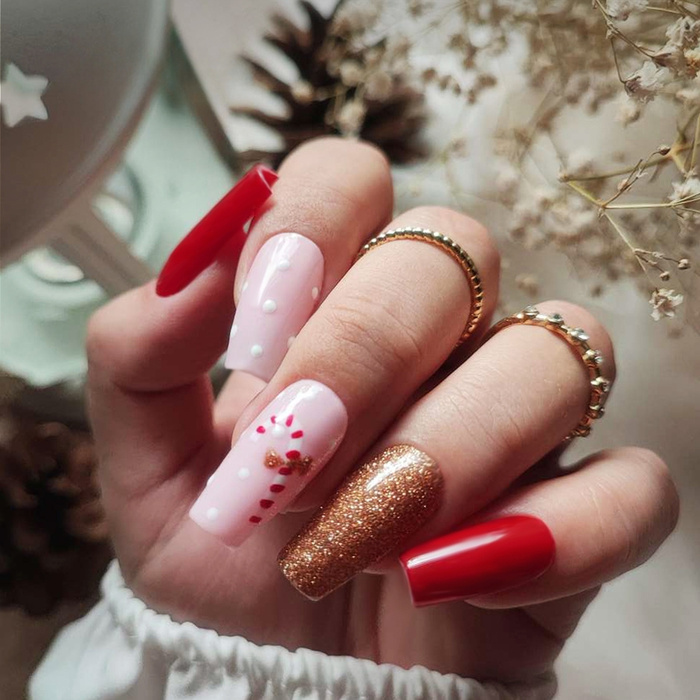 Zuckerstangen-Nägel - ein süßes, festliches Design in Rot, Rosa und Gold