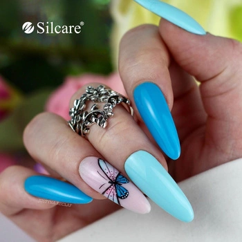 Unghie con farfalla - una nail art piena di leggerezza e colore