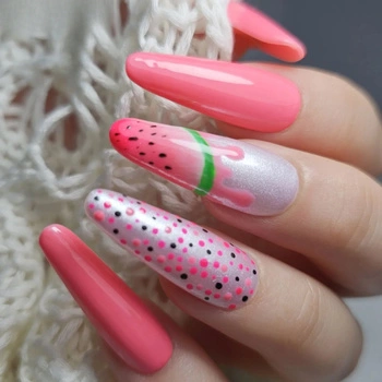 Unghie anguria - manicure estiva succosa