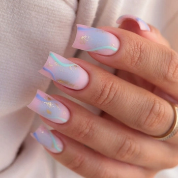 Paznokcie w pastelach - delikatny i modny manicure